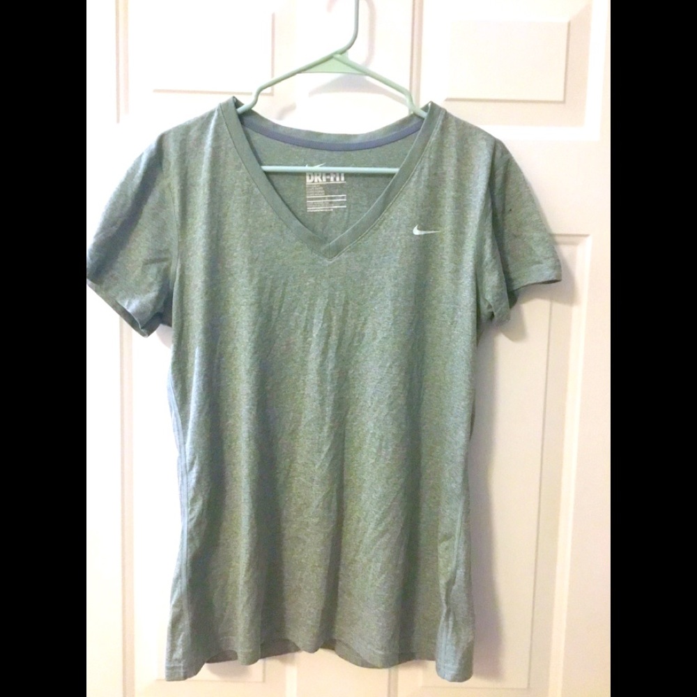 Ladies Dri fit Nike regular fit size large grey t-shirt